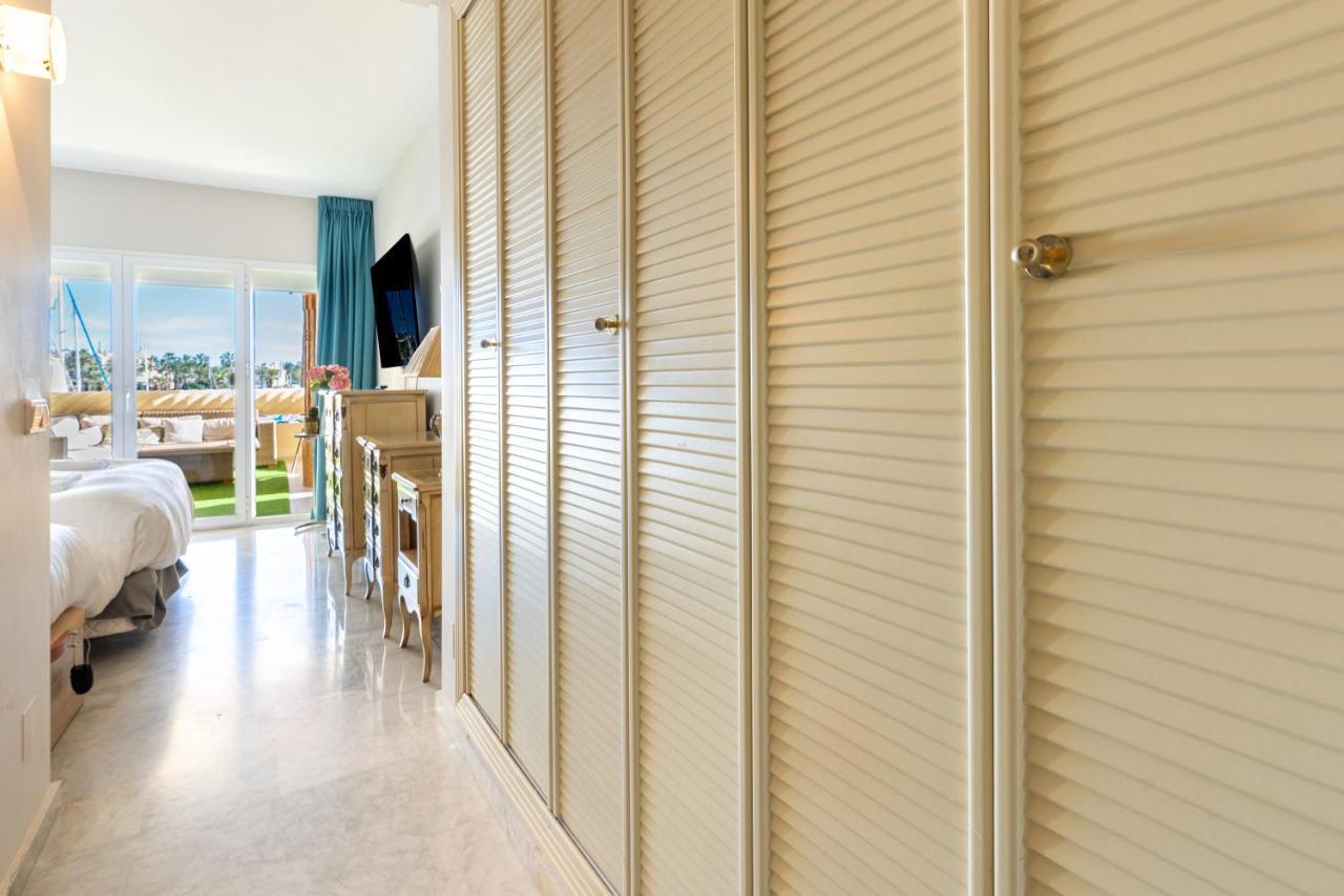 Wintowinrentals Luxury And Sea View Inside Puerto Marina Benalmadena Bagian luar foto