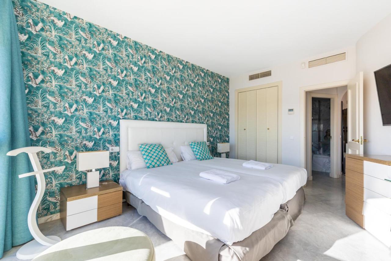 Wintowinrentals Luxury And Sea View Inside Puerto Marina Benalmadena Bagian luar foto