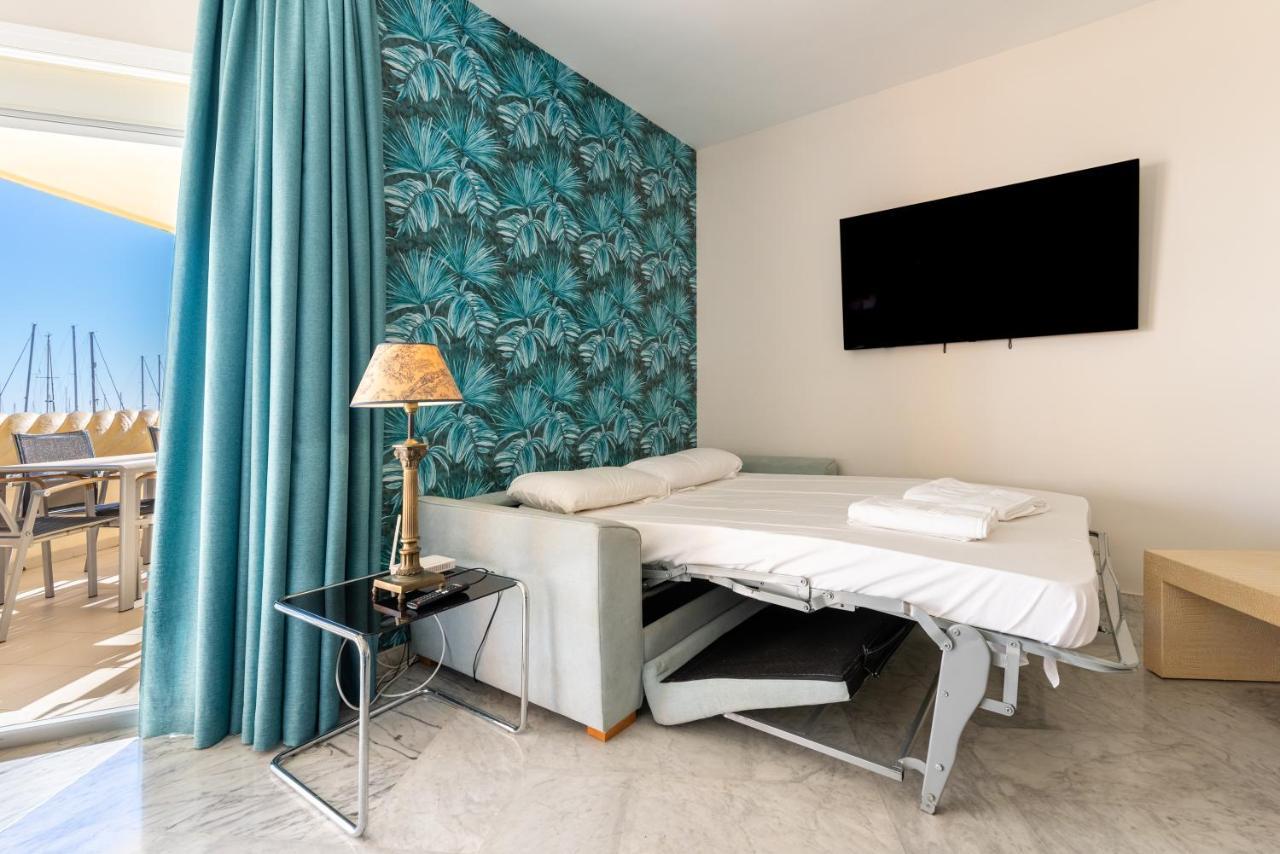 Wintowinrentals Luxury And Sea View Inside Puerto Marina Benalmadena Bagian luar foto