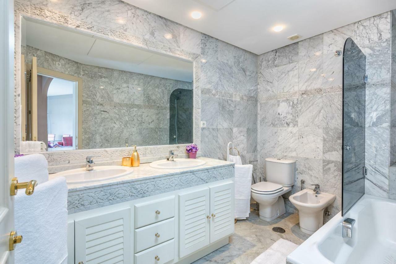 Wintowinrentals Luxury And Sea View Inside Puerto Marina Benalmadena Bagian luar foto